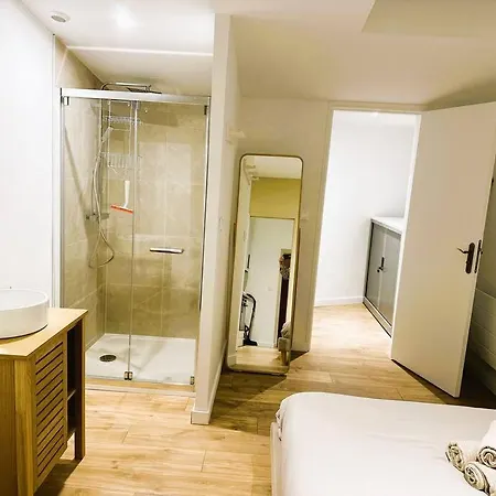 L'esprit Beige Falaise ~ Gare St Roch ~ Free Parking אמיינס